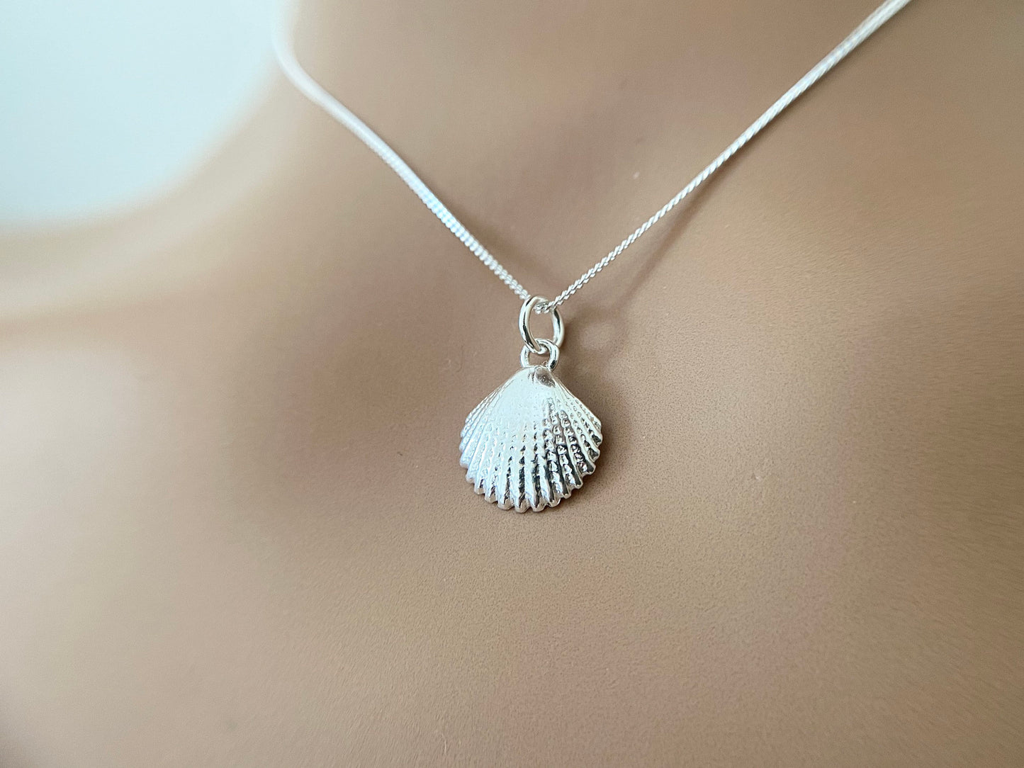 Silver Shell Pendant Necklace