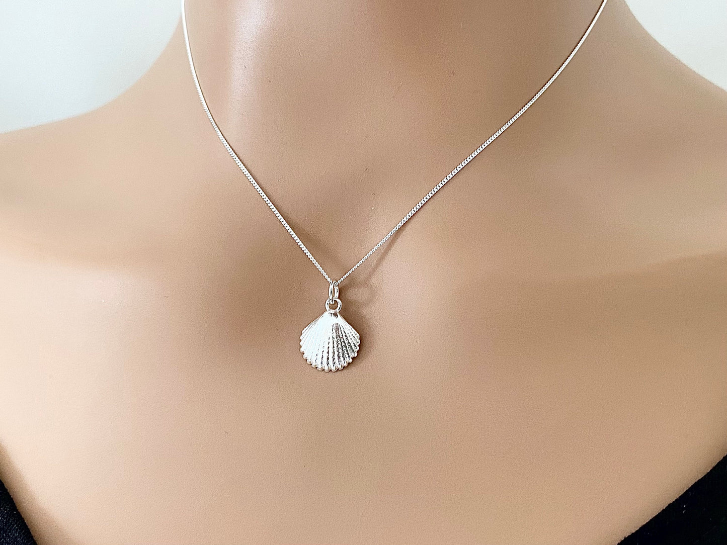 Silver Shell Pendant Necklace