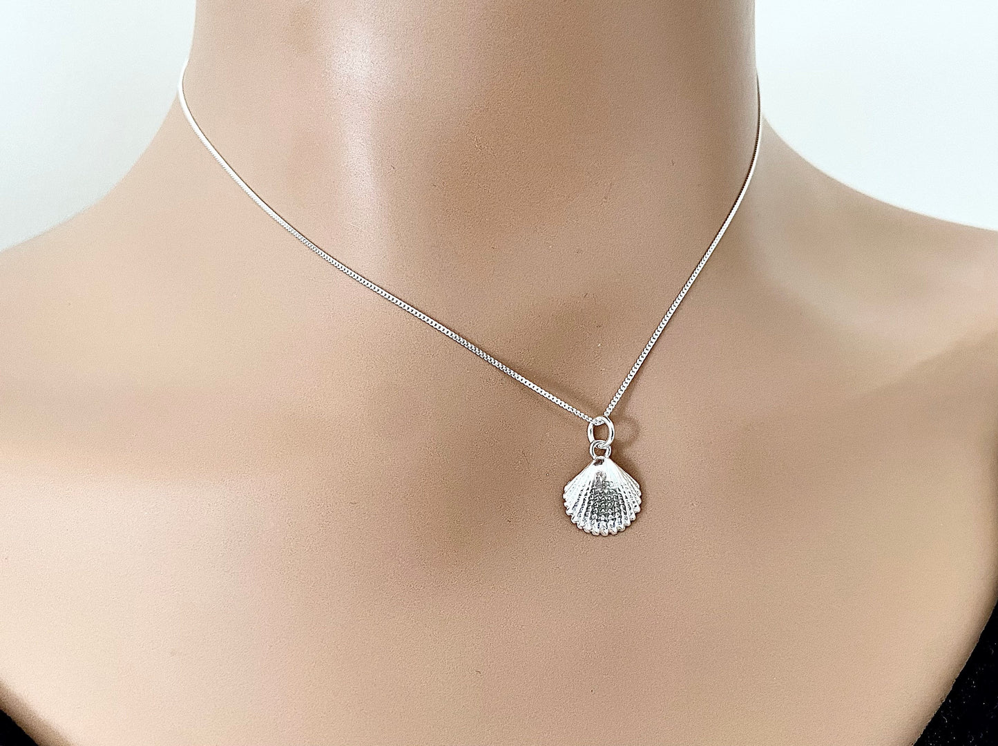 Silver Shell Pendant Necklace