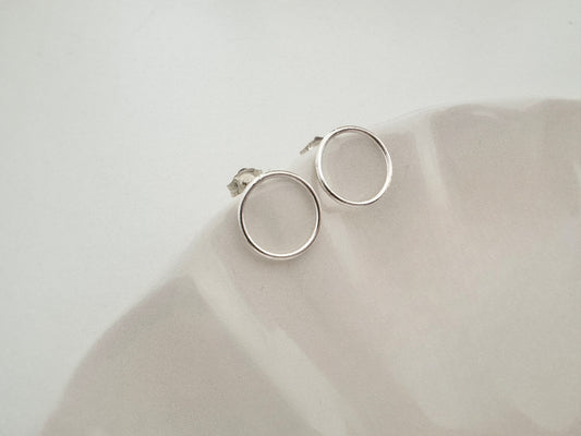 Silver Circle Simple Stud Earrings
